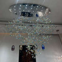 Lustre personnalisé de haute qualité pour villa et hôtel, en forme de branche de fleur et de feuille en cristal, couleur personnalisée, pour escalier intérieur