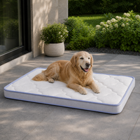 Matelas de repos extérieur pour chien senior avec noyau épais et soutien renforcé pour terrasse couverte et jardin