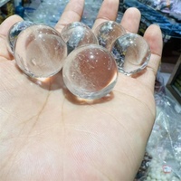 Vente en gros de figurines en cristal de quartz blanc naturel sculptées à la main et gravées au laser, 20 mm-25 mm, pour la décoration de Noël à la maison