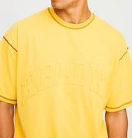 Ensemble T-shirt Jaune Oversize Gaufré Effet Pêche avec Coutures Contrastantes et Short en Coton à Entrejambe Basculé pour Homme