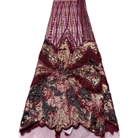 Tissu en dentelle brodée de sequins bordeaux
