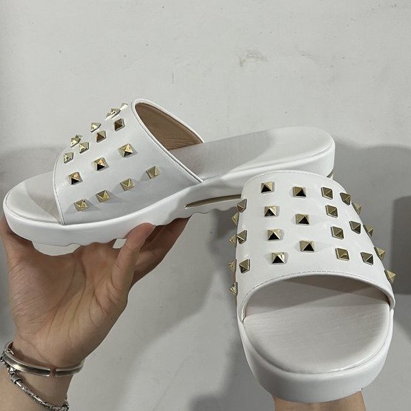Fashion Thick Soled Slippers with Nails Shoes Fashion Platform Sandals Slippers for Women