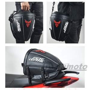 Moto centric <span class=keywords><strong>Motorcycle</strong></span> Tail <span class=keywords><strong>Bag</strong></span> Wasserdichte reflektierende Motocross-Rücksitz taschen aus Kohle faser leder Rider <span class=keywords><strong>Riding</strong></span> Shoulder Pack - Product Image 5