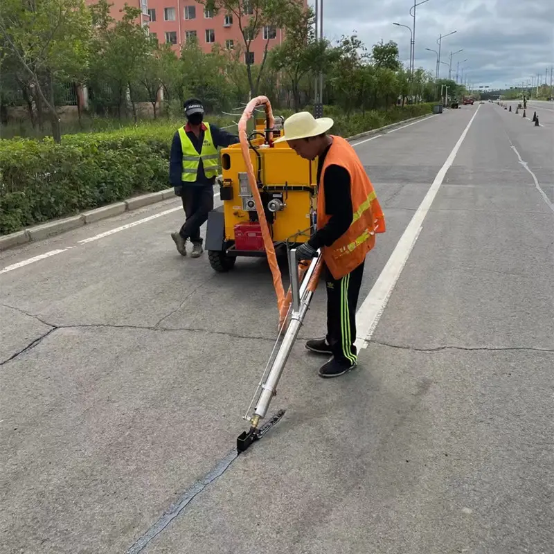 LS-120ZJ Eenvoudig Te Gebruiken Zelfrijdende Asfaltweg Wegverharding Afdichtingssmeltapparatuur Met Betrouwbaar Motormotorrijden Op De Weg