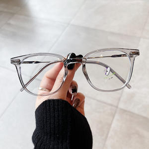 Montura de gafas Qianai Square Tr90 para mujer, lentes de PC con filtro de luz azul, tamaño mediano con diseño de remaches - Product Image 5