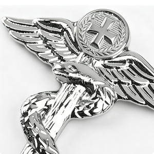 Badge en métal personnalisé, croix ailée de caducée médical en relief 2D, pour l'honneur du personnel médical, broche souvenir - Product Image 4