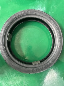 Nouveau <span class=keywords><strong>pneu</strong></span> semi-<span class=keywords><strong>slick</strong></span> tubeless 90/70-<span class=keywords><strong>12</strong></span> pour trottinette, haute adhérence sur surface sèche ou humide, <span class=keywords><strong>pneu</strong></span> de remplacement pour trottinette électrique <span class=keywords><strong>12</strong></span> <span class=keywords><strong>pouces</strong></span> - Product Image 3