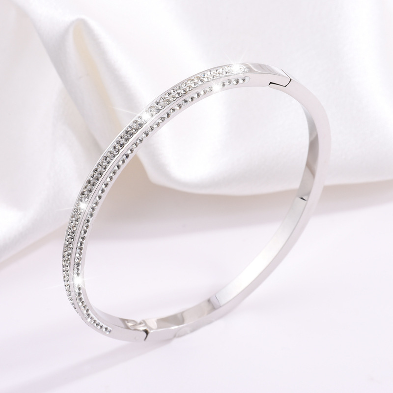 Silver gypsophila three-row diamond bracelet