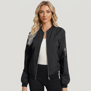 Chaqueta Bomber Negra Sólida con Cierre para Mujer, Personalizable con Logotipo, Corte Ajustado, Estilo Casual Urbano, Ligera, Fabricante OEM - Product Image 1