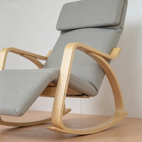 Fauteuil à bascule de loisirs en bois courbé de haute qualité, avec assise en coton et lin, idéal pour chambre, salon ou mobilier de maison.