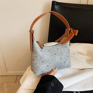 Sac à bandoulière quotidien pour jeunes femmes, très vendu, sac à main tendance et populaire pour femmes - Product Image 4