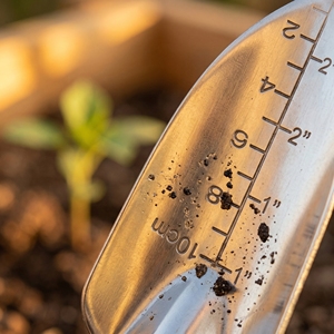 AOZOU Kit de Herramientas de Jardinería de 5 Piezas, Mango Antideslizante de Goma Suave, para Cuidado de Plantas en Interiores/Exteriores, Accesorios para Jardín y Césped - Product Image 6