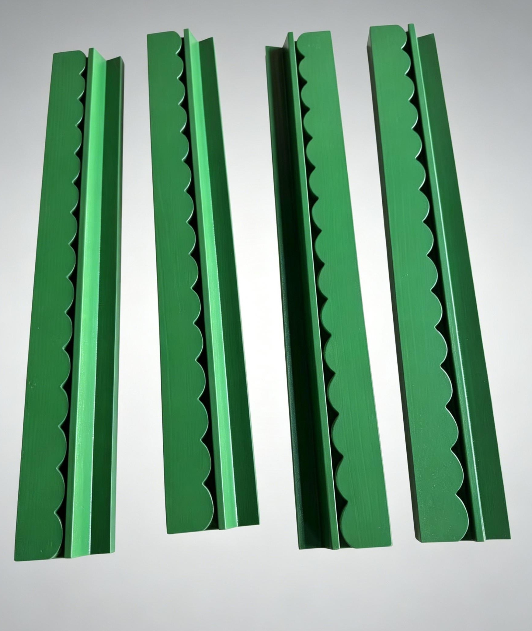1 poussoir en bois vert