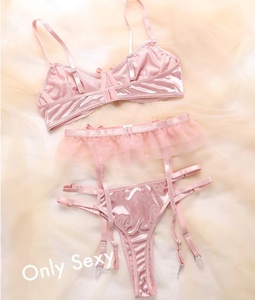 Set Intimo Sexy con <span class=keywords><strong>Reggiseno</strong></span> Push-up Senza Ferretto e Senza Imbottitura con Chiusura Posteriore e Slip in Seta Ghiaccio Senza Cuciture con Spalline Sottili, Corsetto in Pizzo - Product Image 3