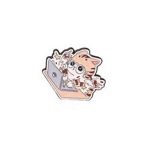 Broche de zinc con diseño floral de dibujos animados 'Silently Screaming Inside' para regalo de Año Nuevo - Product Image 3