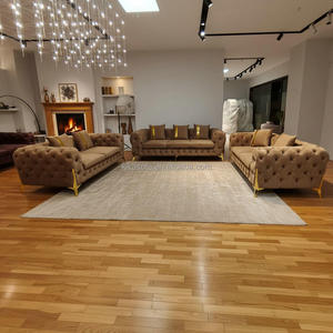 طقم أريكة تشيسترفيلد مبطن بـ 223 مقعد، ظهر مزخرف، أرجل معدنية ذهبية، قماش مخملي - أريكة قطاعية بتصميم عصري للشقق - Product Image 6