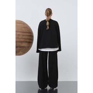 เสื้อสเวตเชิ้ตผู้หญิงทรงอสมมาตรแบบพื้นฐานของ Soul - เสื้อแขนยาวลำลองทันสมัยพร้อมดีไซน์โดดเด่น สีดำ - Product Image 3