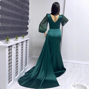 Vestido de Noche con Cuello en V, Manga Larga, Lentejuelas, Abertura y Capa Transparente para Fiesta Formal - Product Image 2