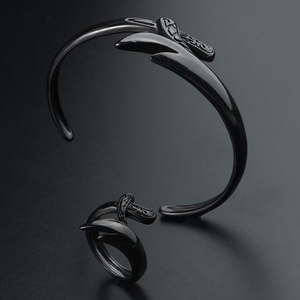 Conjunto de Joyería Vintage, Espada Personalizada, Estilo Occidental Europeo y Americano, Conjunto de Anillo y Brazalete de Acero Inoxidable - Product Image 4