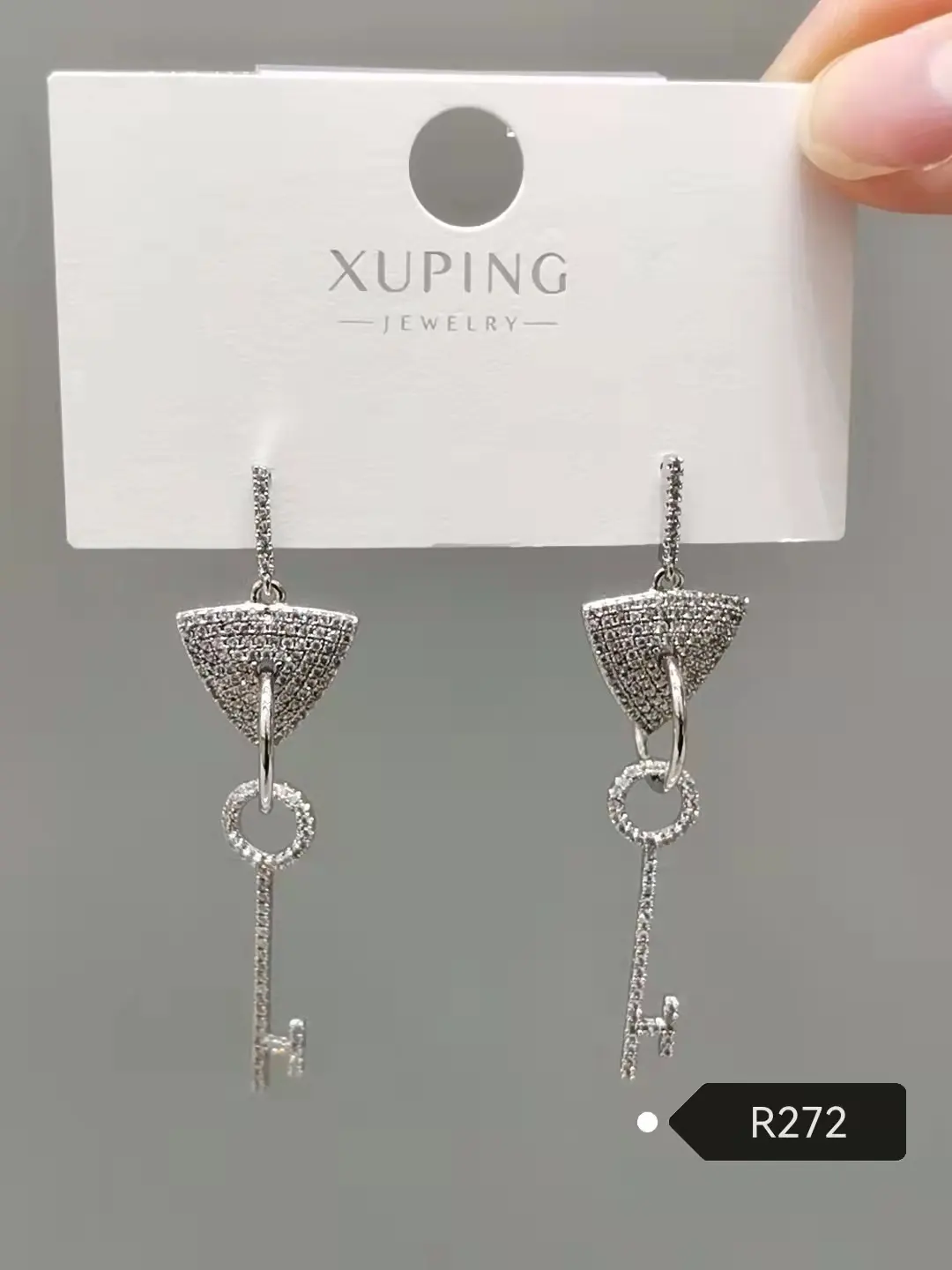 07 xuping bijoux à la mode et populaire exquis simple diamant tempérament longues boucles d'oreilles gland