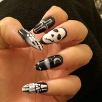 BIN Factory Vente en gros 24 pièces Faux ongles à presser Halloween Noir Nude Forme Cercueil Design Fantôme Toile d'araignée Gothique