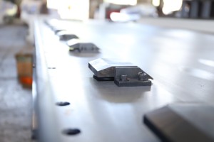 सीएनसी स्टेनलेस स्टील <span class=keywords><strong>v</strong></span>-ग्रोविंग कटिंग मशीन - Product Image 2
