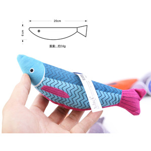 Juguetes para gatos Aduck, juguetes para provocar a los gatos, juguetes con hierba gatera, juguetes de peluche estampados/juguetes con sonido de peces oceánicos - Product Image 3