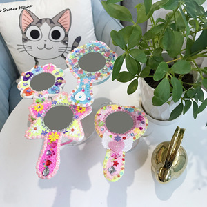 ชุดตกแต่งแปรงแต่งหน้ากระจกไม้ DIY สำหรับเด็กผู้หญิง ชุดงานฝีมือศิลปะสร้างสรรค์ พร้อมสติกเกอร์อัญมณีวิบวับ สำหรับเป็นของขวัญวันเกิดเด็ก - Product Image 3