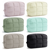 Trousse de Maquillage Matelassée en Nylon Doux avec Fermeture Éclair, Pochette Cosmétique Portable à Motif Bonbons, Mignonne pour Voyage et Organisation