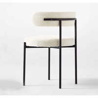 Fauteuil d'appoint moderne en tissu bouclé blanc avec dossier incurvé et pieds en métal noir pour salle à manger d'hôtel