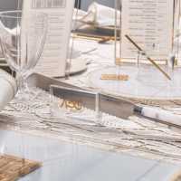 Exquisites Elegantes Transparentes Acryl Jüdisches Brotmesser-Gestell für Restauranttische