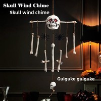 Décoration d'Halloween MCT : Carillon éolien en plastique en forme de crâne, lumineux et créatif, pour maison hantée, décoration d'intérieur effrayante à suspendre