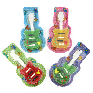 Bonbons à sucettes gommeux <span class=keywords><strong>en</strong></span> forme de <span class=keywords><strong>guitare</strong></span> de dessin animé - Product Image 3