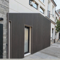 Panneau mural et de plafond extérieur moderne en WPC ignifuge, composite bois-plastique, idéal pour la décoration extérieure, motif géométrique, prix bas