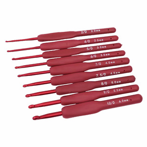 Outil de tricot <span class=keywords><strong>au</strong></span> <span class=keywords><strong>crochet</strong></span> à tête unique avec poignée en TPR rouge Accessoire de couture en plastique pour le travail manuel avec <span class=keywords><strong>colle</strong></span> en silicone souple - Product Image 5