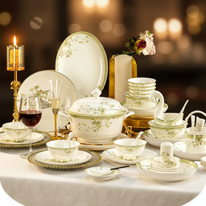 Juego de Vajilla de Porcelana Fina de Lujo, 60 Piezas, <span class=keywords><strong>Diseño</strong></span> Escénico, Portátil, Reutilizable, con Borde Dorado, <span class=keywords><strong>Platos</strong></span> de Cerámica Verdes para Regalo de Boda - Product Image 1