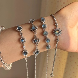 <span class=keywords><strong>Pulsera</strong></span> de Cristal para Mujer con Incrustaciones de Plata Tibetana Electrochapada y Feldespato Natural Gris Claro de Fábrica - Product Image 5