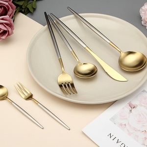 Ensemble de couverts en acier inoxydable plaqué or bicolore, vaisselle élégante et moderne, résistant à la rouille, couverts de mariage - Product Image 4