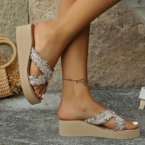 Sandalias de cuña de PU con suela gruesa y punta cuadrada, estilo plataforma, para viajes, moda de invierno, zapatos de boda, chanclas casuales de playa para verano - Product Image 3