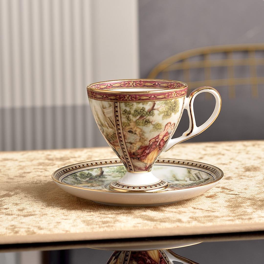 Tasse et soucoupe rouge-A