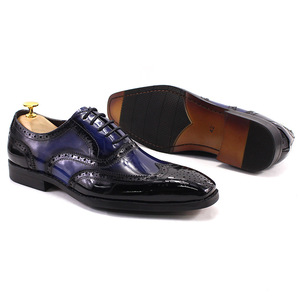 <span class=keywords><strong>Scarpe</strong></span> da <span class=keywords><strong>uomo</strong></span> di fascia alta in pelle verniciata a punta con lacci classici Brogue Oxford abiti da lavoro fatti a mano in pelle di vacchetta - Product Image 5