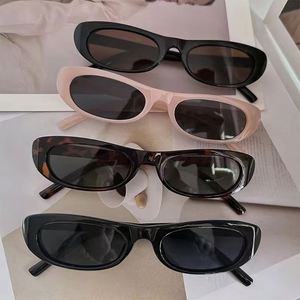 Lunettes de soleil rectangulaires œil de chat pour femme, monture noire petite, protection UV400, personnalisables avec logo, collection mode 2025 - Product Image 4