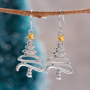 Pendientes de Aro con Diseño de Árbol de Navidad en Dos Tonos para Mujer, Joyería Minimalista de Moda Navideña - Product Image 6