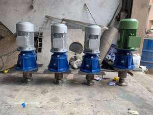 Agitateur de réservoir industriel avec moteur électrique à couple élevé et boîte de vitesses robuste pour applications de mélange continu de liquides - Product Image 3
