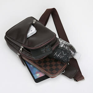 Sac de poitrine en cuir PU multicouche LJD201, marron noir, couleur unie, sac bandoulière unisexe pour les déplacements quotidiens et les voyages - Product Image 1