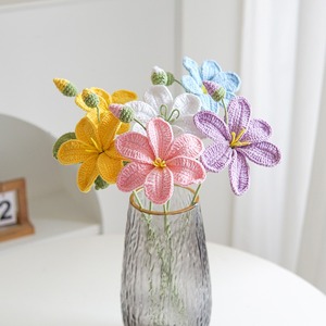 Ramo de flores de tung hechas a mano con hilo, decoración para habitación o dormitorio, regalo para el Día de San Valentín - Product Image 2