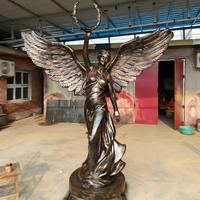 Sculptures d'anges ailés en bronze en gros, statues religieuses moulées pour la décoration artistique des parcs extérieurs