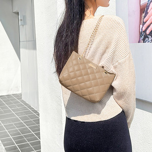 Sac à bandoulière matelassé brodé pour femme, élégance décontractée et raffinée, avec petite chaîne, fermeture éclair, facile à assortir, sangle unique, vente en gros, tendance - Product Image 3
