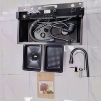 Évier de cuisine à cuve unique en acier inoxydable fait main avec robinet, durable pour usage domestique et professionnel