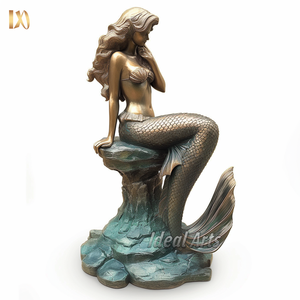 Statua in bronzo a grandezza naturale di sirena e delfino, scultura di <span class=keywords><strong>ninfa</strong></span> marina fusa a mano con patina, per decorazioni a bordo piscina - Product Image 4